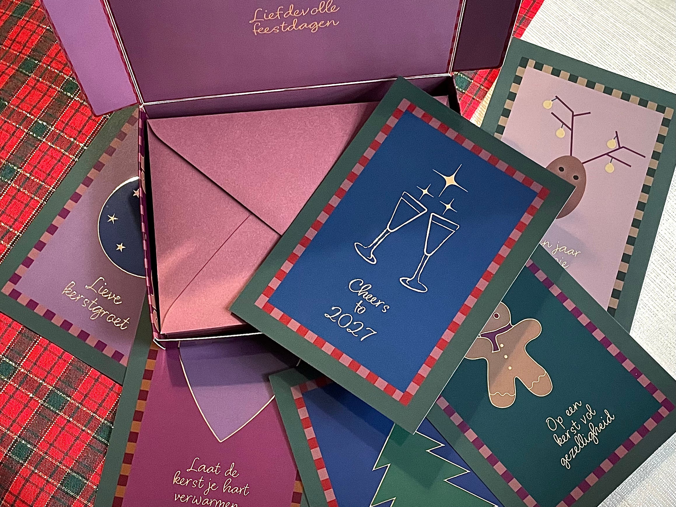 PRE-ORDERPRIJS | Goudfolie kerstkaartenset 16 stuks met luxe bewaardoos & enveloppen - verzending vanaf 1 november